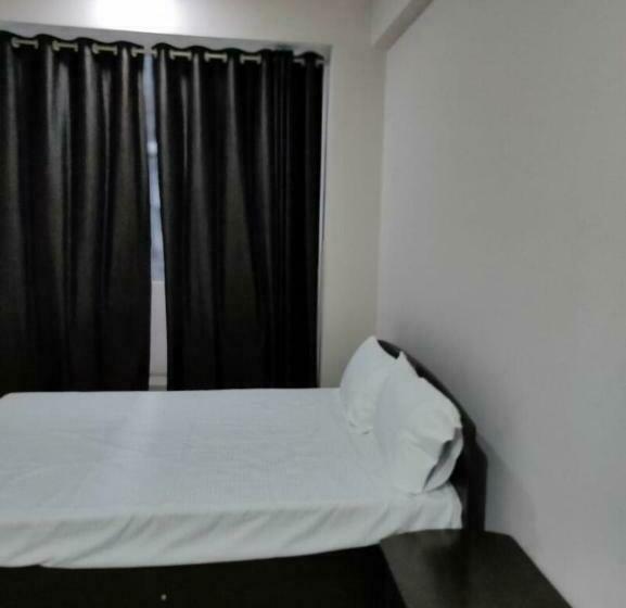 酒店 Spot On 80927 Sourav Plaza