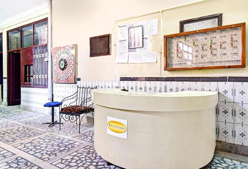 호텔 Spot On 81137  Raj