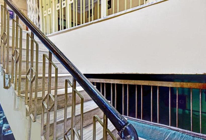 호텔 Spot On 81137  Raj