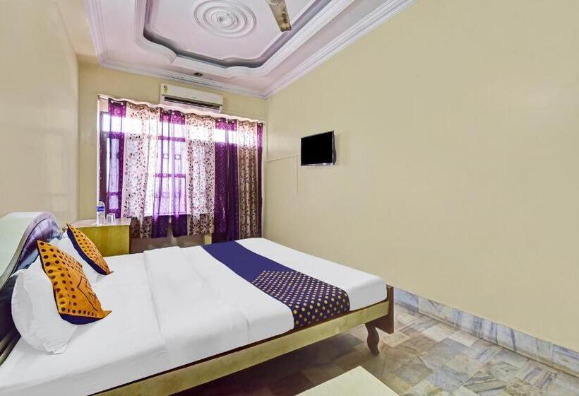 호텔 Spot On 81137  Raj