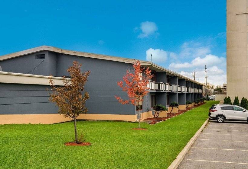 בית מלון כפרי Suburban Studios Buffalo Airport