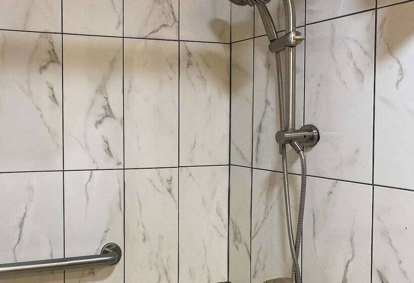 בית מלון כפרי Suburban Studios Buffalo Airport