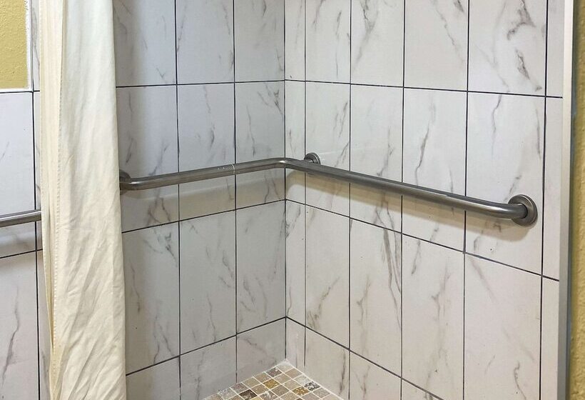 בית מלון כפרי Suburban Studios Buffalo Airport