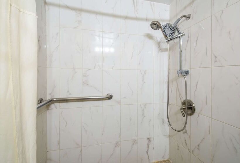 בית מלון כפרי Suburban Studios Buffalo Airport