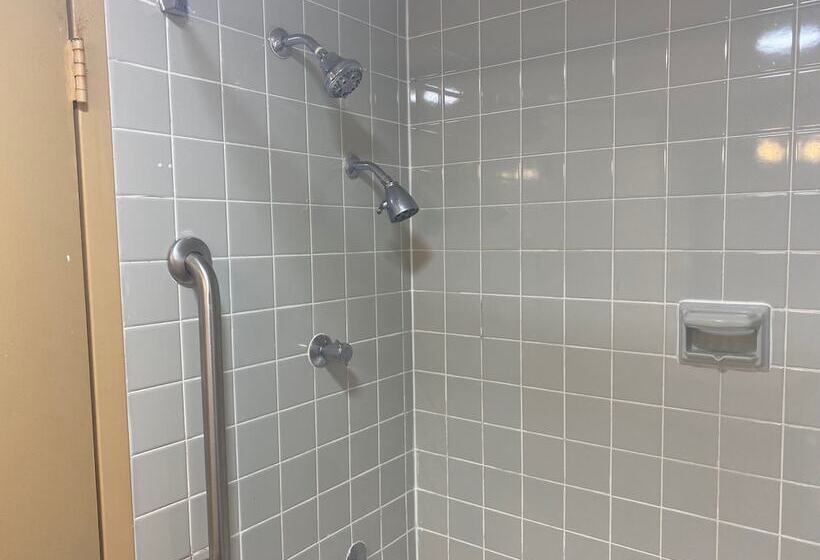 בית מלון כפרי Suburban Studios Buffalo Airport