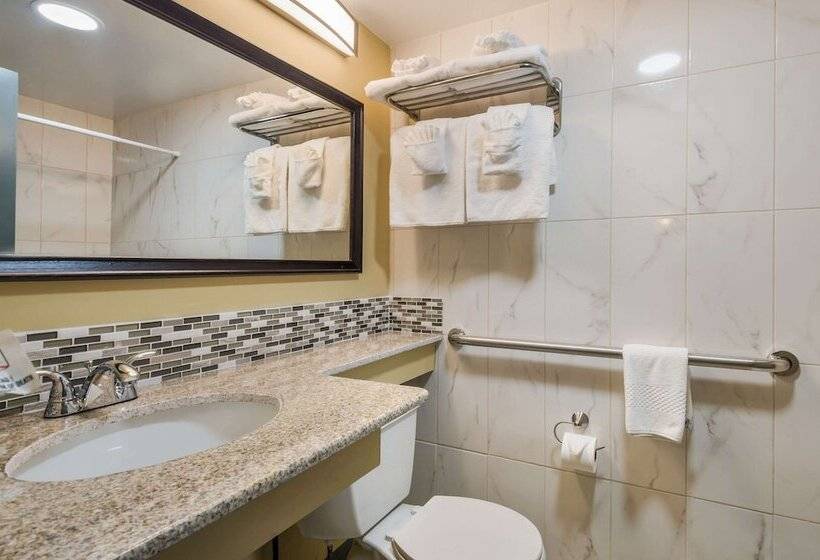 בית מלון כפרי Suburban Studios Buffalo Airport