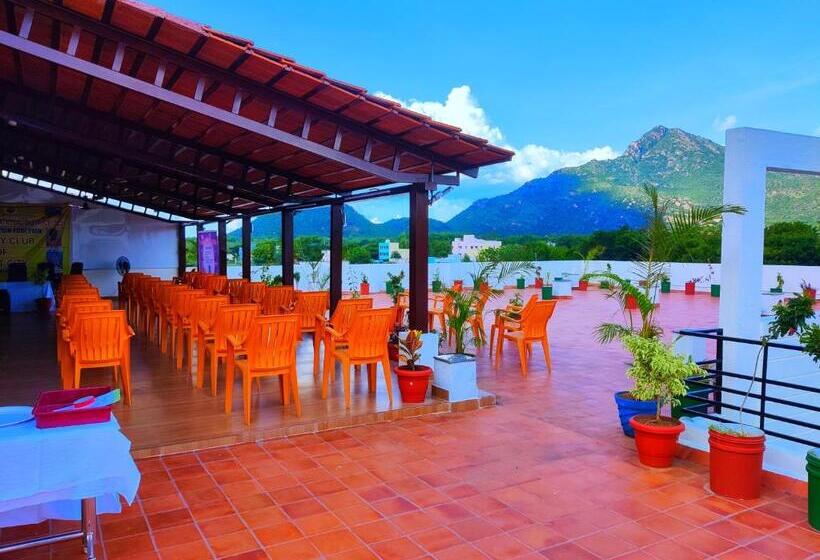 בית מלון כפרי Thaai Residency