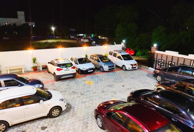 בית מלון כפרי Thaai Residency