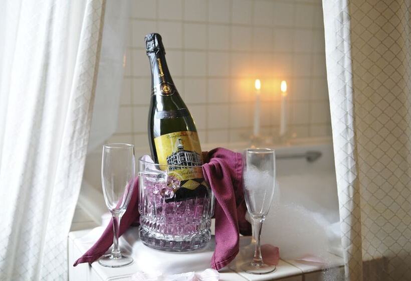 فندق The Audubon Inn Llc