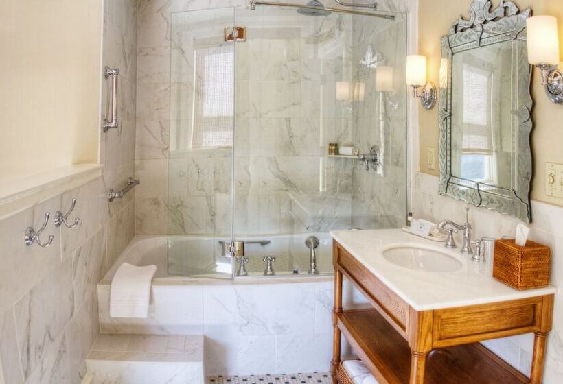 فندق The Audubon Inn Llc