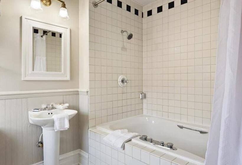 فندق The Audubon Inn Llc