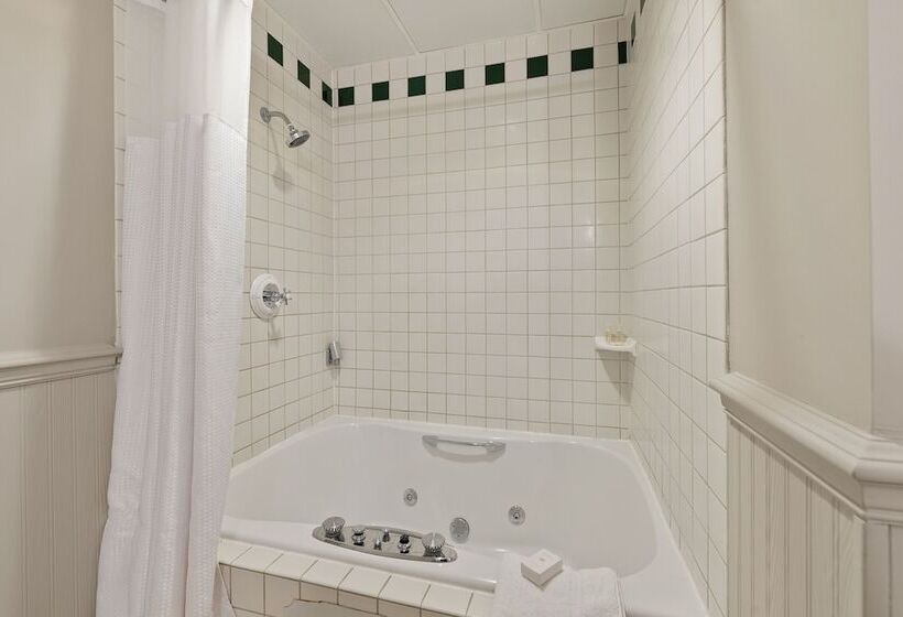 فندق The Audubon Inn Llc