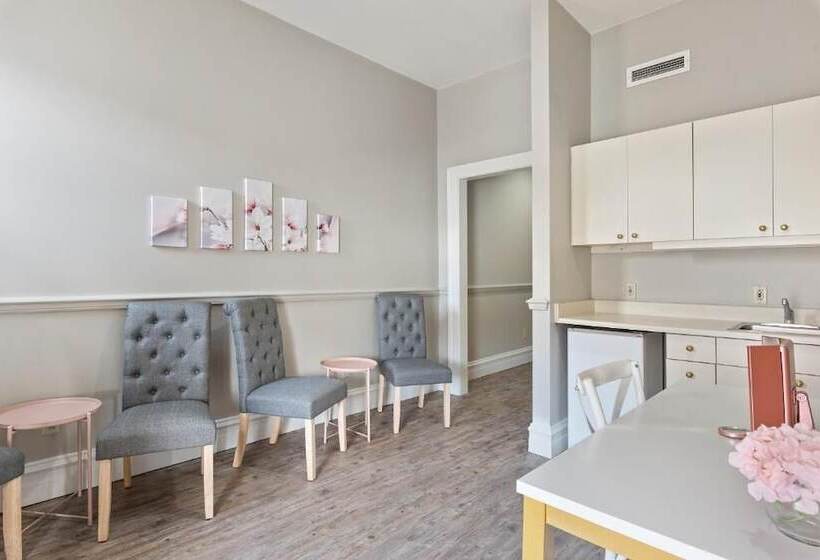 فندق The Audubon Inn Llc