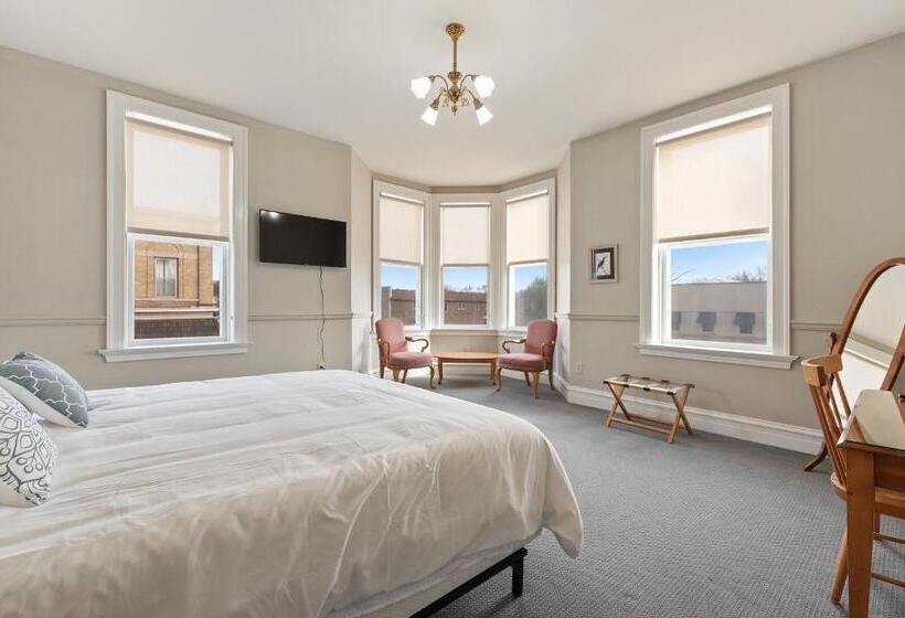 فندق The Audubon Inn Llc