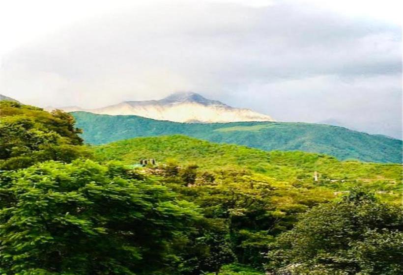 Отель La Riqueza Bliss Valley Mountain View Rooms Near To Mall Road