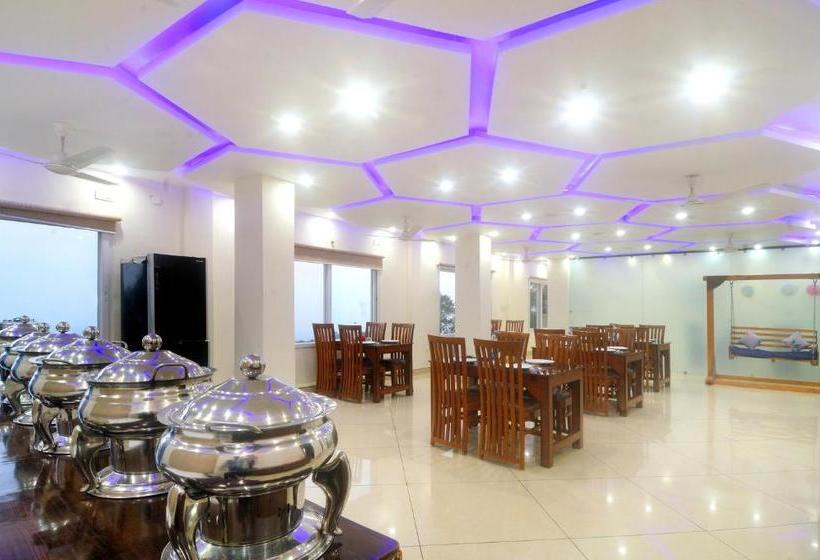 Отель La Riqueza Bliss Valley Mountain View Rooms Near To Mall Road