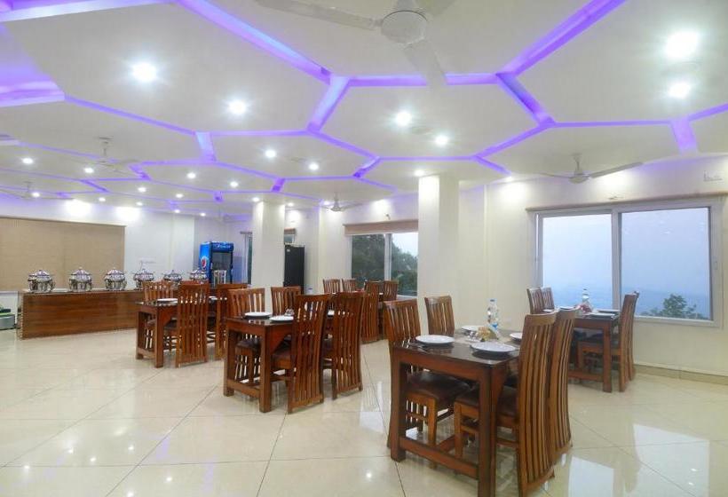 Отель La Riqueza Bliss Valley Mountain View Rooms Near To Mall Road