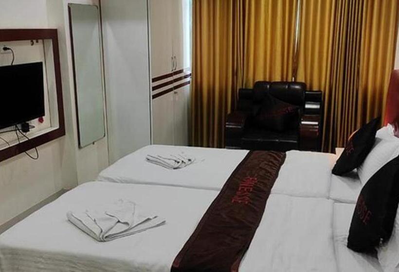 Fabhotel Prime Finesse, Airport Road