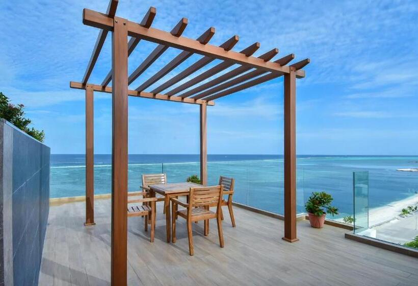 هتل Triton Prestige Seaview And Spa