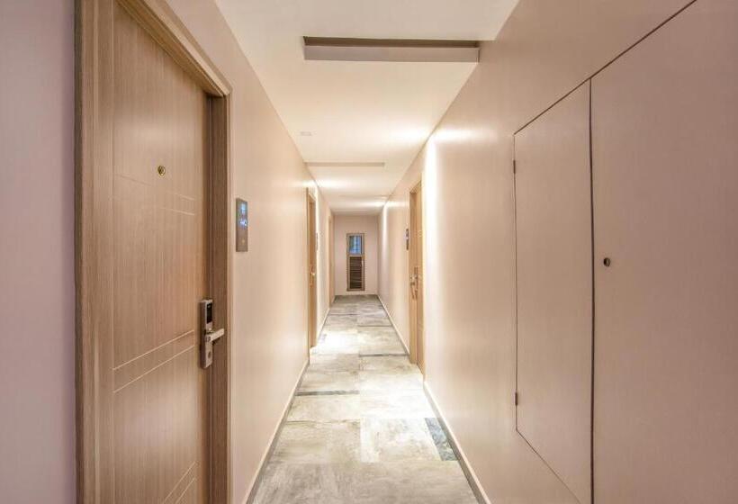 هتل Triton Prestige Seaview And Spa