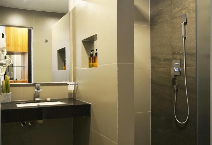 هتل Triton Prestige Seaview And Spa