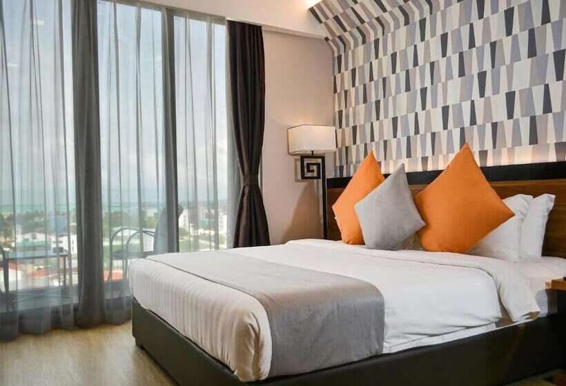 هتل Triton Prestige Seaview And Spa