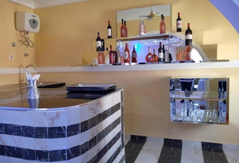 בית מלון כפרי West G.o