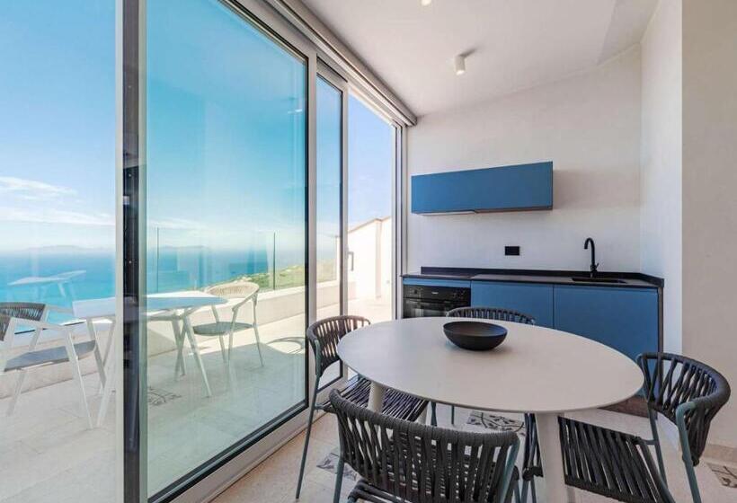 Maina Country Resort