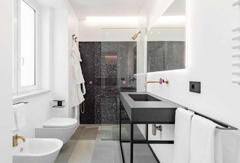 Maina Country Resort