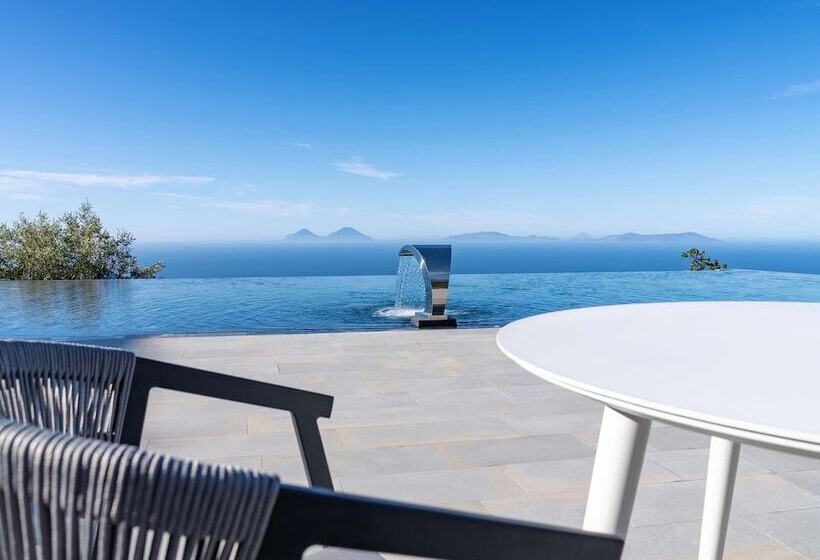 Maina Country Resort