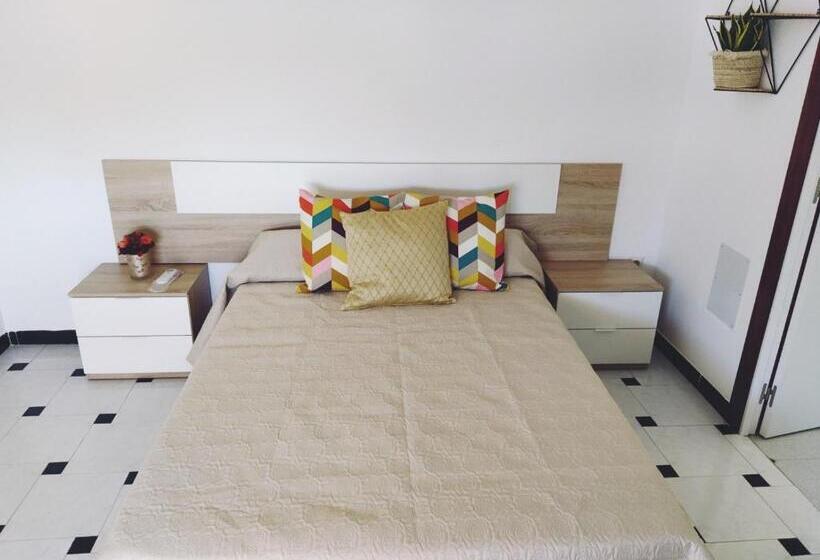 Monísimo Pensión Rincón De La Victoria