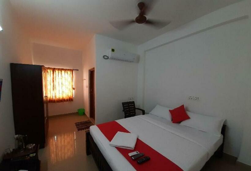 Oyo 81028 Hotel Viknesh - 2