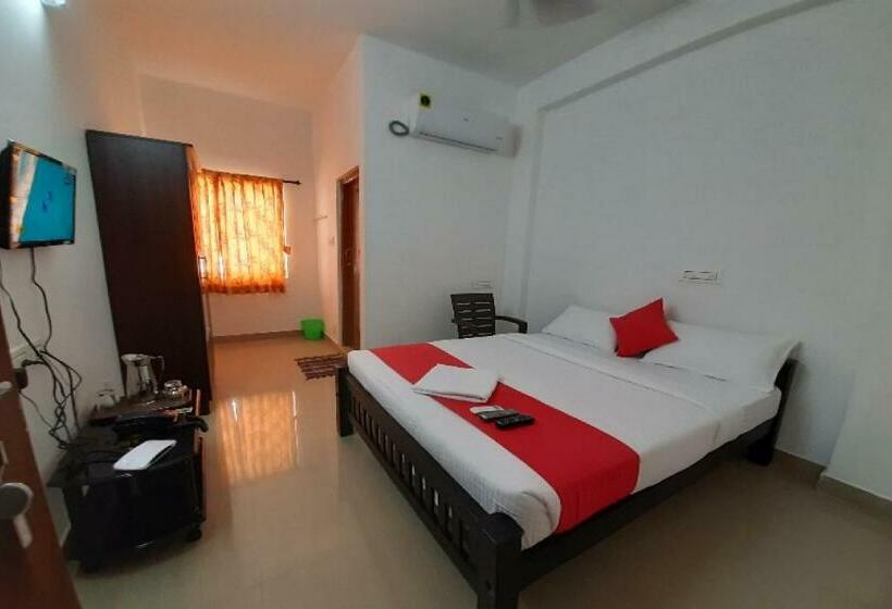 Oyo 81028 Hotel Viknesh - 2