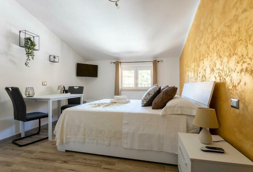 פנסיון Cadoni Guest House