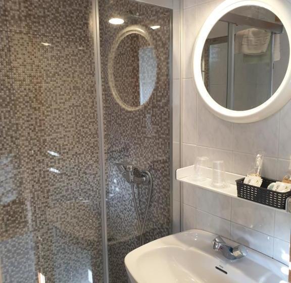 پانسیون Galerna Hostal