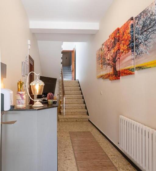 پانسیون Galerna Hostal