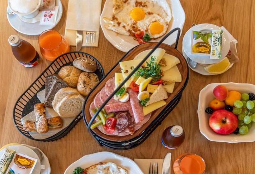 پانسیون Guesthouse & Camping Danica Bohinj