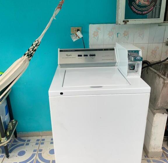 بنسيون Hostal Familiar Villa Nome