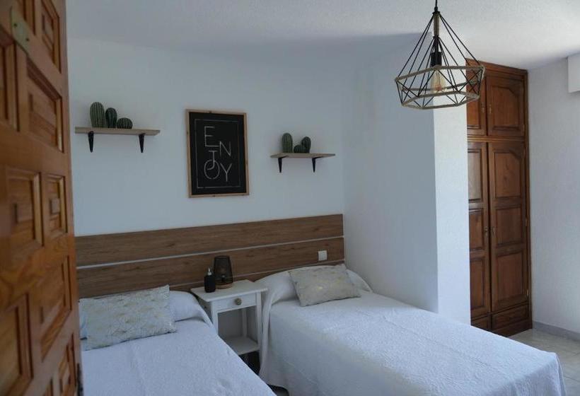 پانسیون Hostal La Biela 43