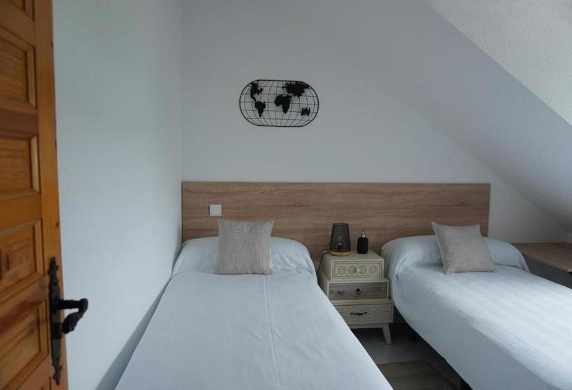 پانسیون Hostal La Biela 43