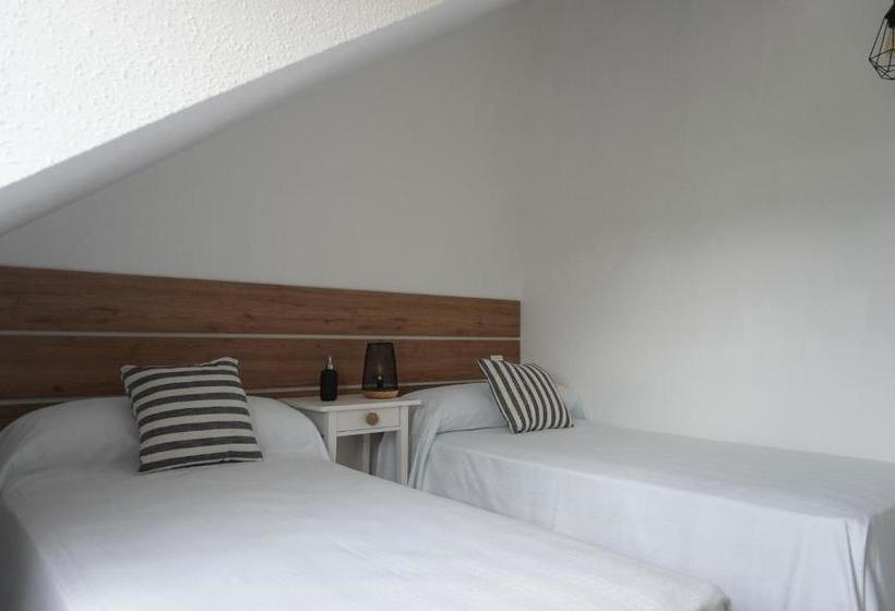 پانسیون Hostal La Biela 43