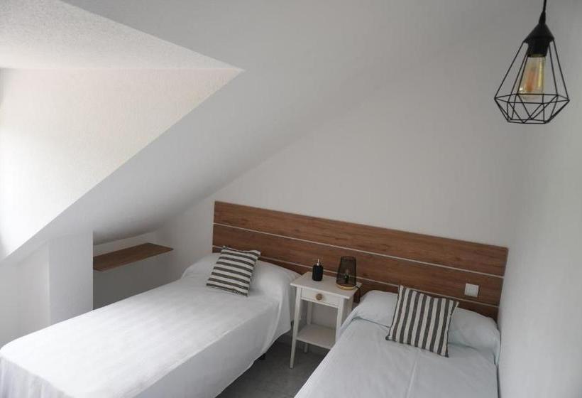 پانسیون Hostal La Biela 43