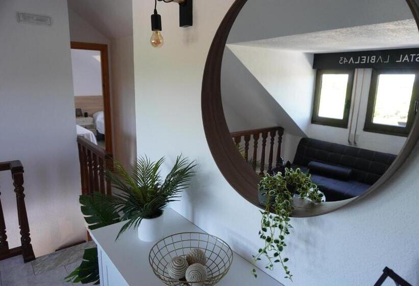 پانسیون Hostal La Biela 43