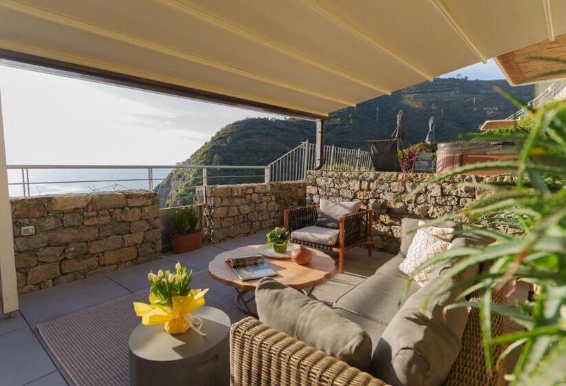 پانسیون The Sunset Line