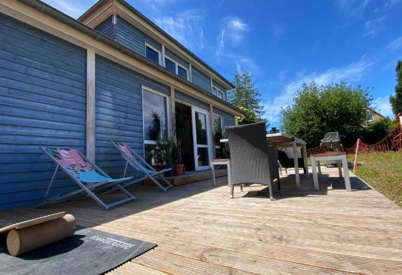 Hostel Oder Ferienwohnung 1 16 Personen Im Blauen Haus