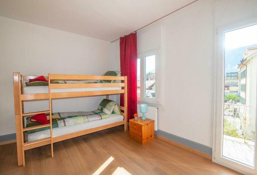 הוסטל Sonne Holiday Rooms