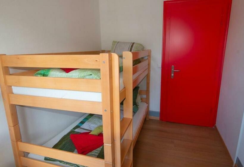 הוסטל Sonne Holiday Rooms