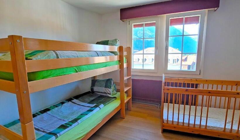 הוסטל Sonne Holiday Rooms