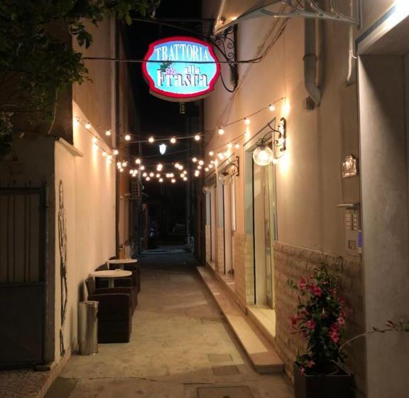 ベッドアンドブレックファースト Alla Frasca