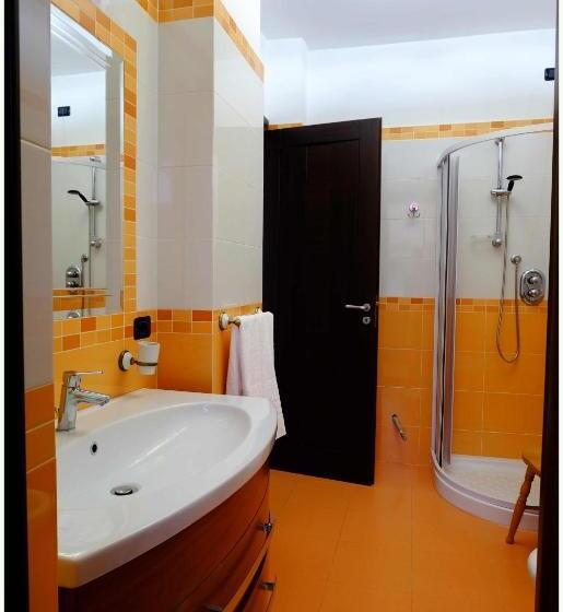 تختخواب و صبحانه Beb Alla Marina Tortora